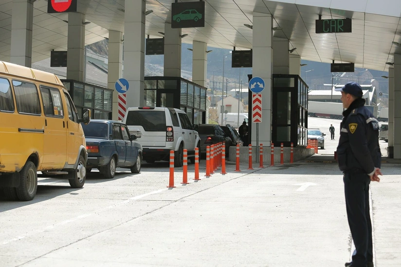 В России разрешили выезжать в Грузию на авто