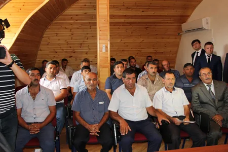 Heydər Əsədov Şəmkirdə vətəndaşları qəbul edib
