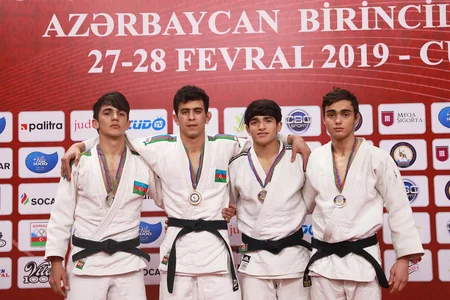 Gənc cüdoçular arasında Azərbaycan birinciliyinin ilk qalibləri müəyyənləşib