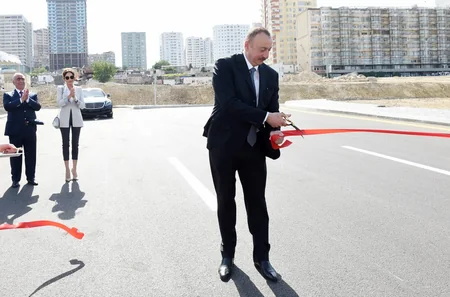 Prezident İlham Əliyev Yasamal rayonunda yeni tikilən yolların açılışında iştirak edib - YENİLƏNİB