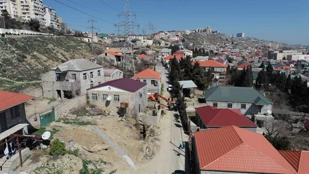Bakıda ev sökülmədən kanalizasiya kollektorunda qəza aradan qaldırılıb
