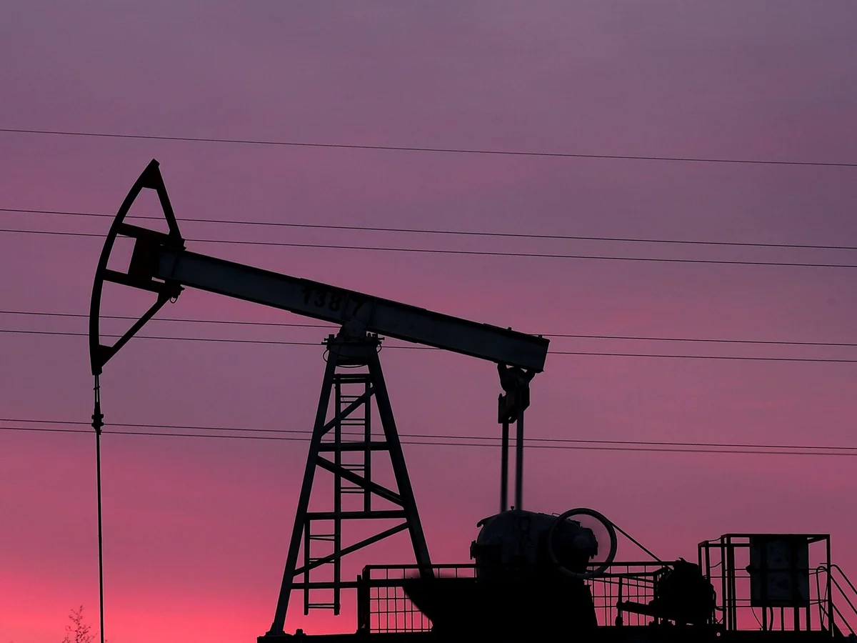 Azerbaijani oil price slightly up