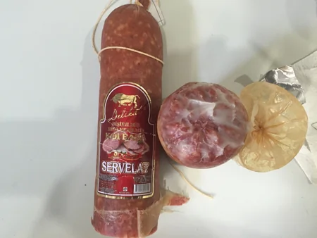 ​Bakıda satılan bir neçə adda kolbasa məhsullarının tərkibində at əti müəyyən edilib