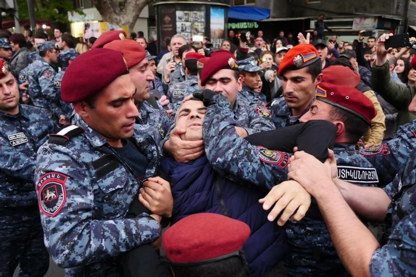 В Ереване на акции протеста задержали 26 человек