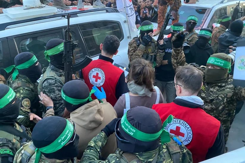 ХАМАС передал МККК израильскую заложницу