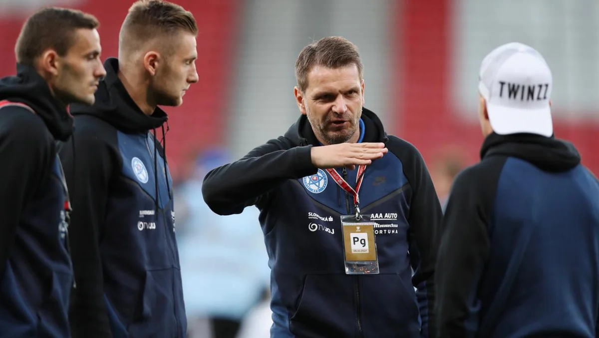 Slovakiya millisi Azərbaycan yığması ilə oyundan əvvəl baş məşqçisini qovub