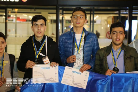 Azərbaycan məktəblilərinin robotları InfoMatrix beynəlxalq müsabiqəsində qızıl medal qazanıb - FOTO - VİDEO - YENİLƏNİB