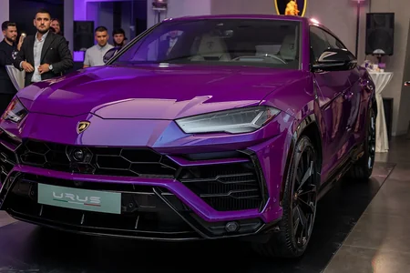 20 000-ci “Lamborghini Urus” avtomobili Bakıda sahibinə təhvil verilib