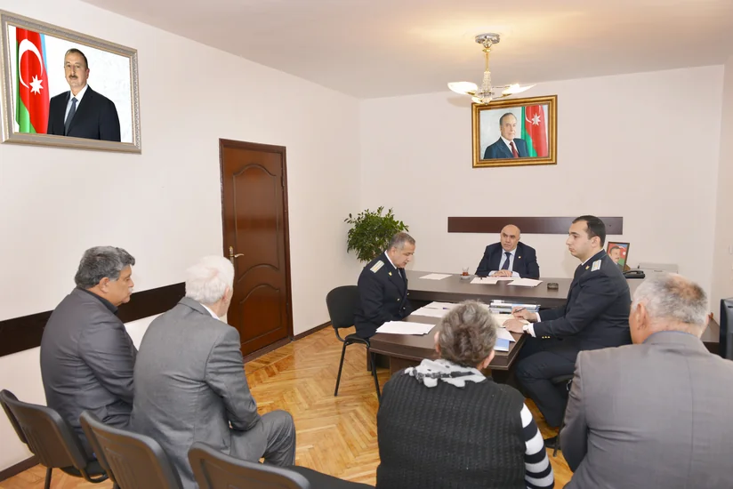 Baş prokuror Beyləqanda vətəndaşları qəbul edib