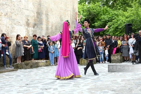 Qəbələdəki Cotari kilsəsində Pasxa bayramı qeyd edilib - YENİLƏNİB