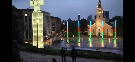 Estoniyanın Azadlıq meydanı Azərbaycan bayrağının rənglərində işıqlandırılıb