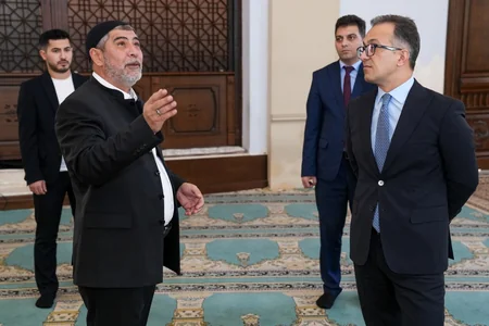 Dövlət Komitəsinin sədri Binəqədidəki məscidlərdə din xadimləri ilə görüşüb