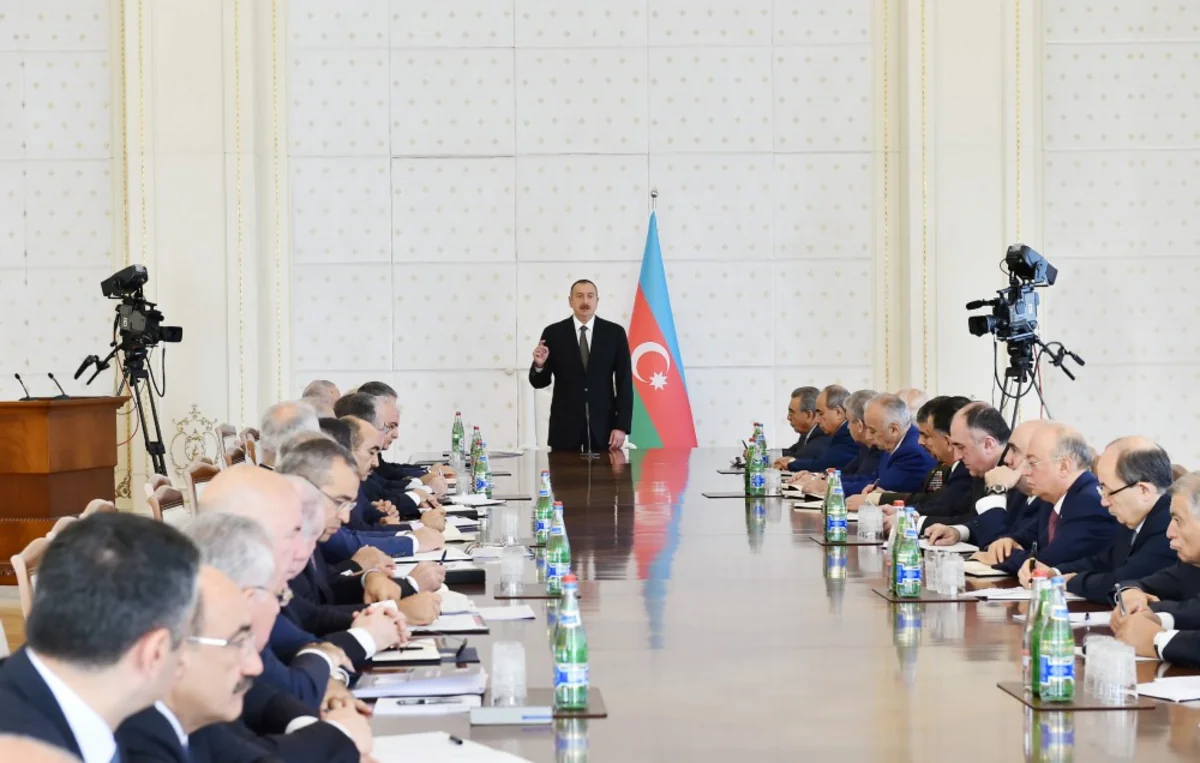 Prezident: “Biz bu işləri görürük, amma ətraf yanır, yan-yörə alovlanır”