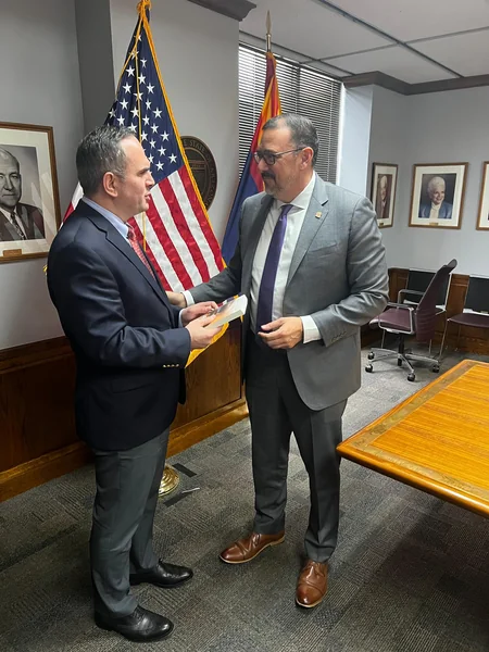 Azərbaycanın baş konsulu Arizona ştatının dövlət rəsmiləri ilə görüşüb