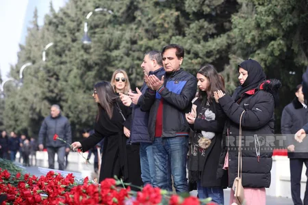 Azərbaycan xalqı şəhidlərini yad edir