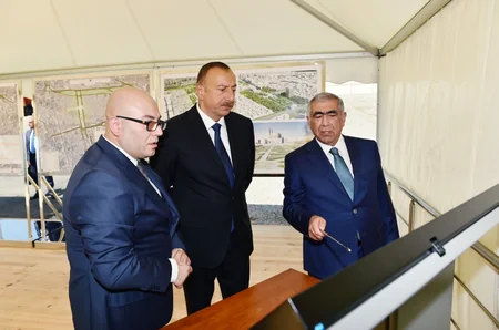 Prezident İlham Əliyev “Sovetski” ərazisində yeni yol-nəqliyyat infrastrukturunun təməlini qoyub