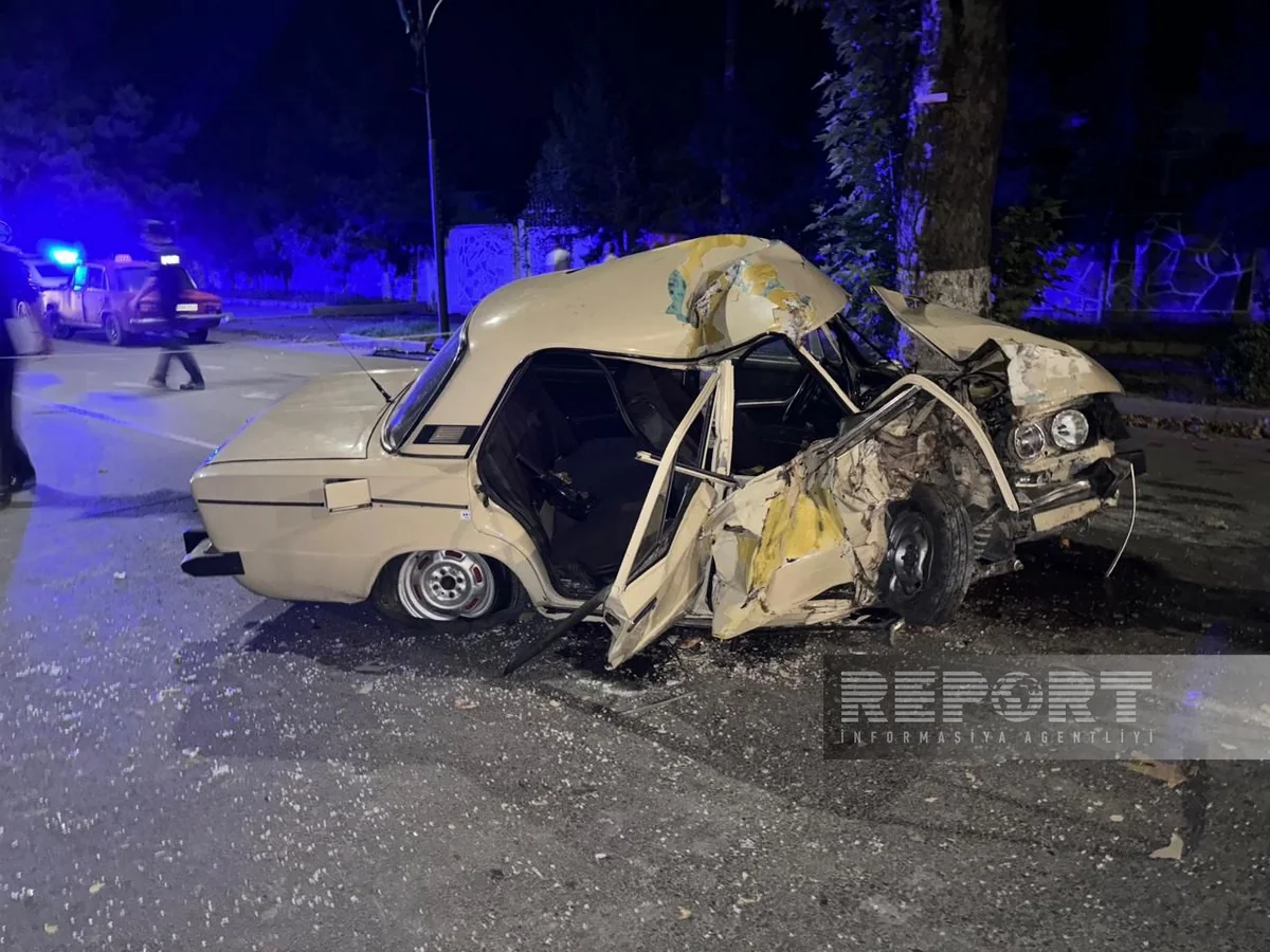 Ağdaşda avtomobil ağaca çırpılıb, ölən və xəsarət alanlar var