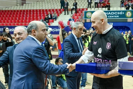 Azərbaycan Basketbol Liqasının qalibi olan Sabaha çempionluq kuboku təqdim olunub