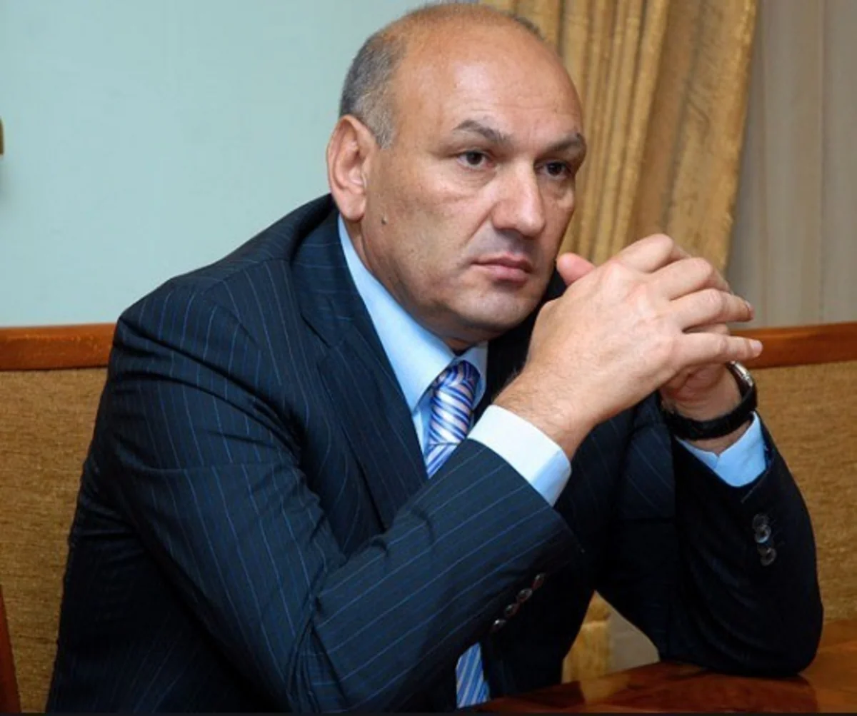 Ermənistanın sabiq maliyyə nazirinin həbs müddəti artırıldı