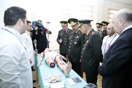 ​Zakir Həsənov Türkiyə Silahlı Qüvvələrinin tibb komandanı ilə görüşüb
