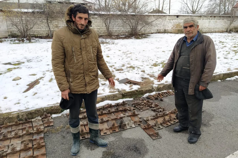 Siyəzəndə ata və oğul dəmir yolundan oğurluq edib