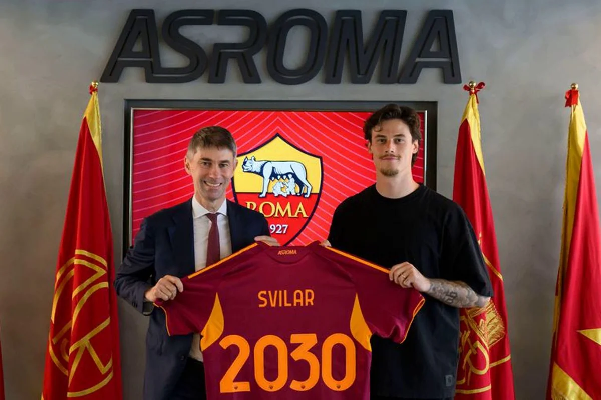 Mile Svilar signs with Roma until 2030
