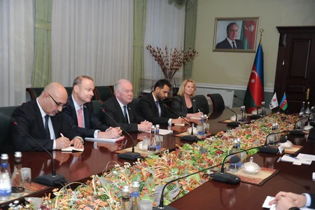 ​SOCAR-ın prezidenti Böyük Britaniya baş nazirinin ticarət elçisi ilə görüşüb