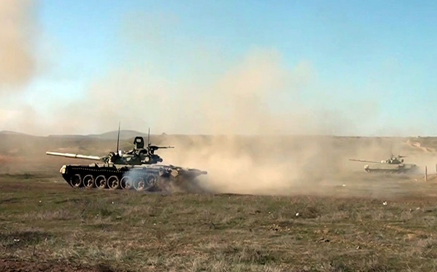 Azərbaycan tankçıları yeni tədris ilində ilk döyüş atışlarını icra ediblər