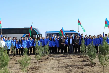 Prezidentin xüsusi nümayəndəsi Ağdamda gənclərlə ağac əkib