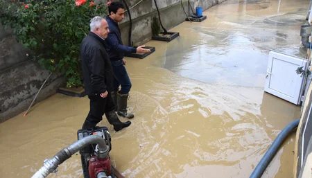 Marneulidə şiddətli yağışların vurduğu ziyan aradan qaldırılır