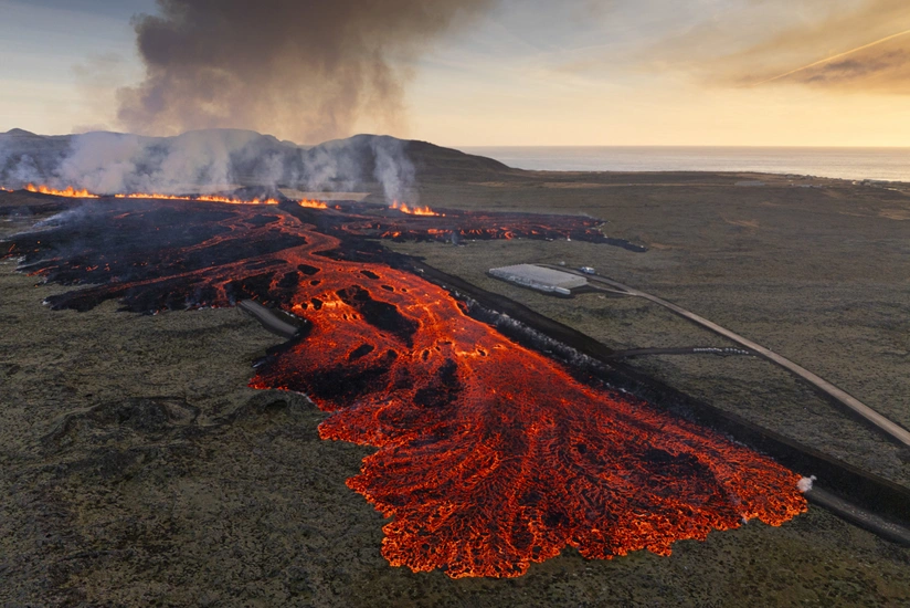 Iceland evacuates Blue Lagoon amid volcano eruption