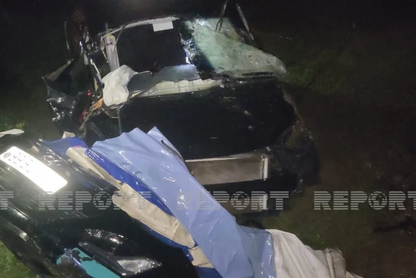 Жители Гейчая попали в аварию в Лянкяране, есть погибший и пострадавший