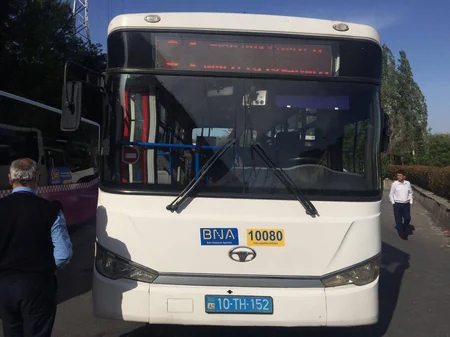 Bakıda ilk dəfə sərnişin avtobuslarına eyniləşdirmə kodları vurulub