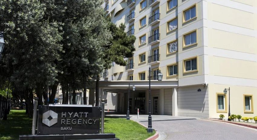 “Hyatt Regency Baku” hotelinin əcnəbi rəhbəri cərimələnib - EKSKLÜZİV