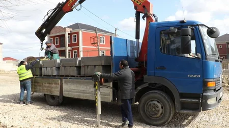 Bakının Yeni Suraxanı qəsəbəsində mərkəzi küçənin təmirinə başlanılıb