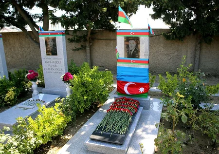 Milli Qəhrəman Mübariz İbrahimovun məzarı ziyarət edilib