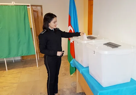 DTX-nin hərbi qulluqçuları Prezident seçkilərində fəal iştirak edirlər