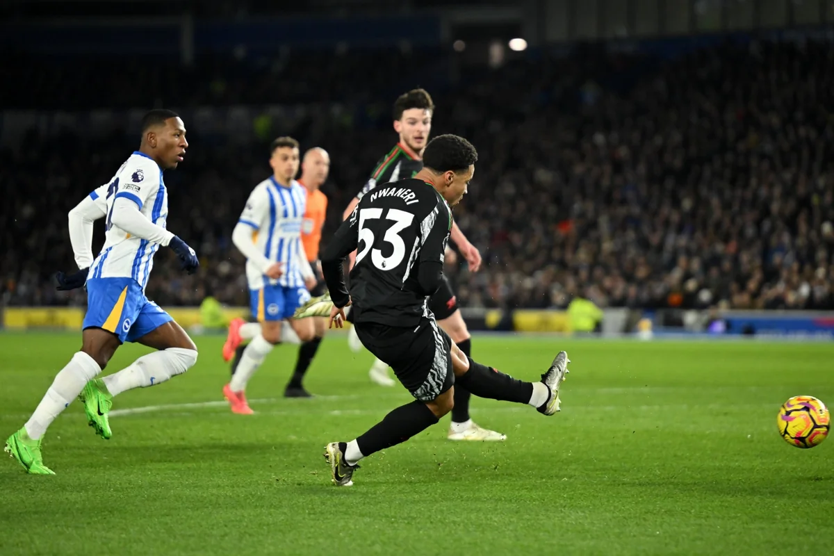 Arsenalın gənc futbolçusu klubun tarixinə düşüb