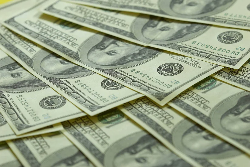 ЦБА снизил официальный курс до 1,6006 AZN/USD