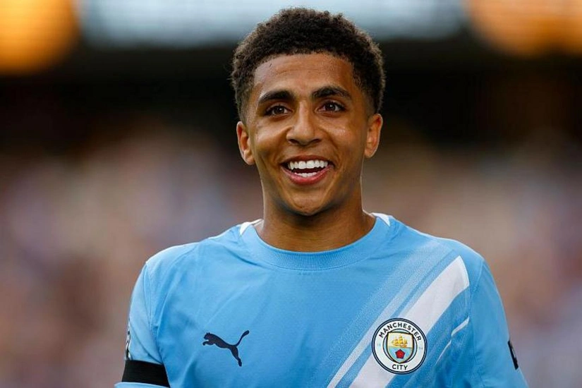 Манчестер Сити продлит контракт с Льюисом