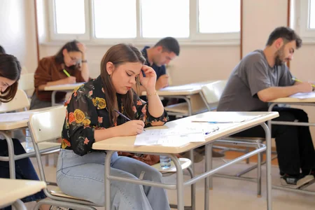Ali təhsil müəssisələrinin magistraturalarına qəbul imtahanı keçirilib - YENİLƏNİB