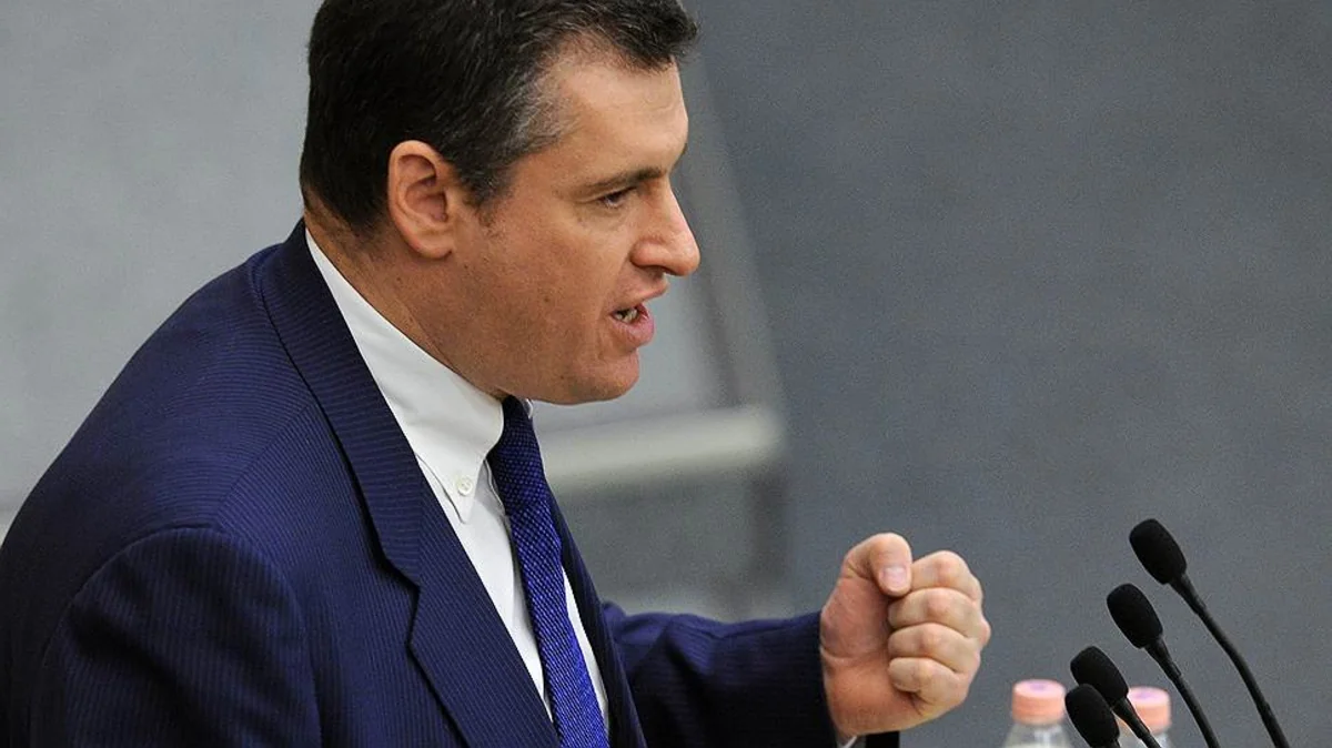 ​Dumanın komitə sədri: Azərbaycandan fərqli olaraq, Ermənistan silahları tamam başqa əsaslar və kreditlərlə alır