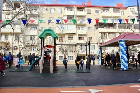 “Bizim həyət” layihəsi çərçivəsində daha bir həyət abadlaşdırılıb