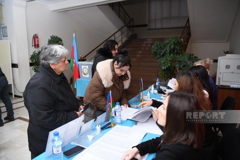 Səhər saatlarından bələdiyyə seçkilərində seçici fəallığı müşahidə edilir - FOTOREPORTAJ