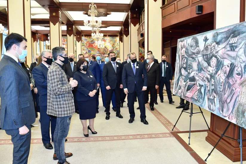 Milli Məclisdə Xocalı soyqırımına həsr olunmuş rəsm sərgisi açılıb