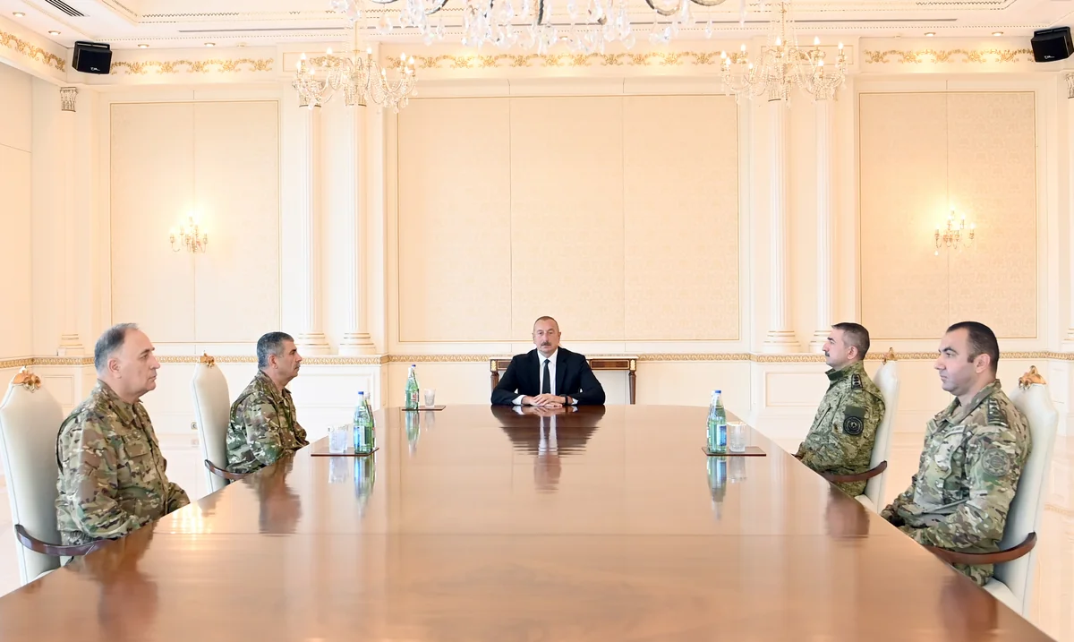 President Ilham Aliyev holds operational meeting with leadership of Armed Forces