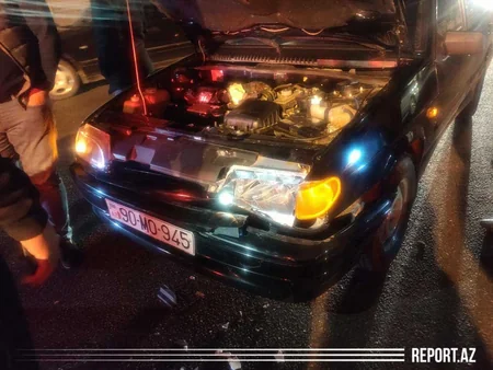 Babək prospektində iki avtomobil toqquşdu - FOTO