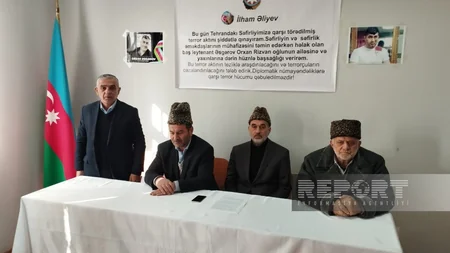 Azərbaycanda bir qrup din xadimi İrandakı səfirliyimizdə törədilmiş terror aktı ilə bağlı etiraz bəyanatı qəbul ediblər