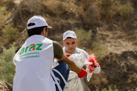 “Araz” supermarketlər şəbəkəsi “Araz”ın sahilində” təmizlik aksiyasına start verib