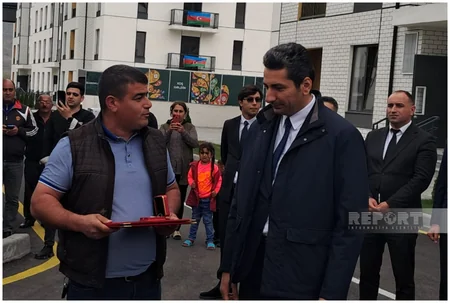 Suqovuşan kəndinə yola salınan növbəti köç karvanı çatıb, mənzillərin açarları təqdim edilib - YENİLƏNİB-2